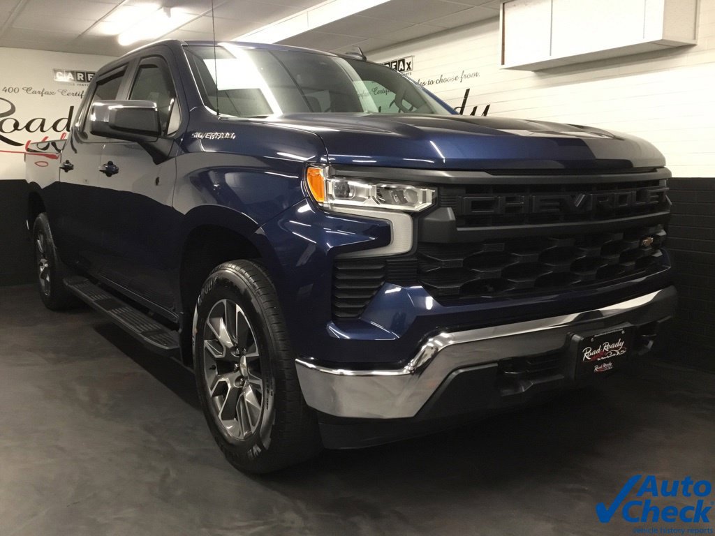 Used 2022 Chevrolet Silverado 1500 LT AWD/4WD image 3