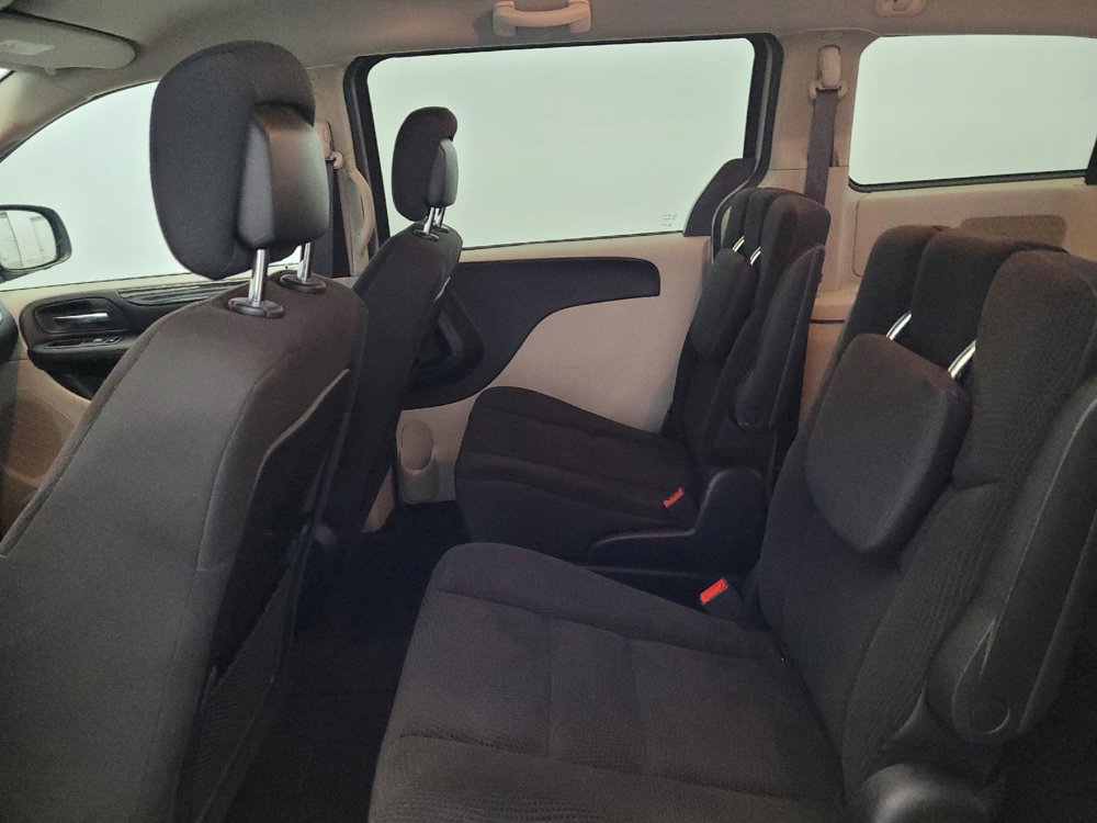 Used 2018 Dodge Grand Caravan SE FWD image 18