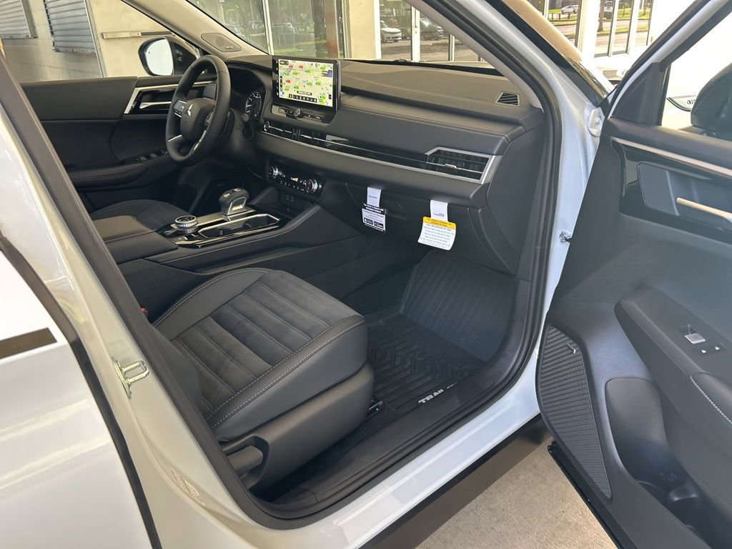 New 2025 Mitsubishi Outlander Trail Edition image 28