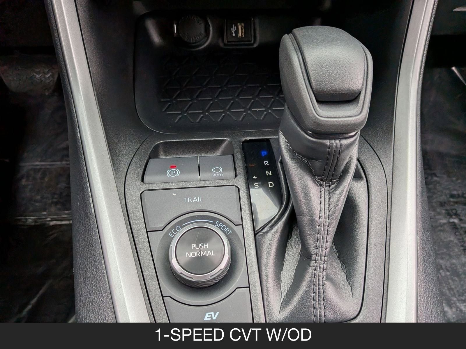 Used 2025 Toyota RAV4 XLE image 17