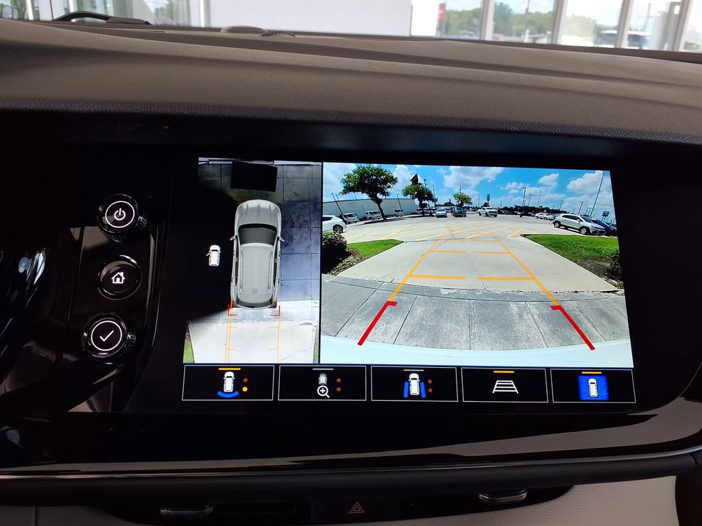 Used 2022 Buick Envision Avenir w/ Technology Package II FWD image 29