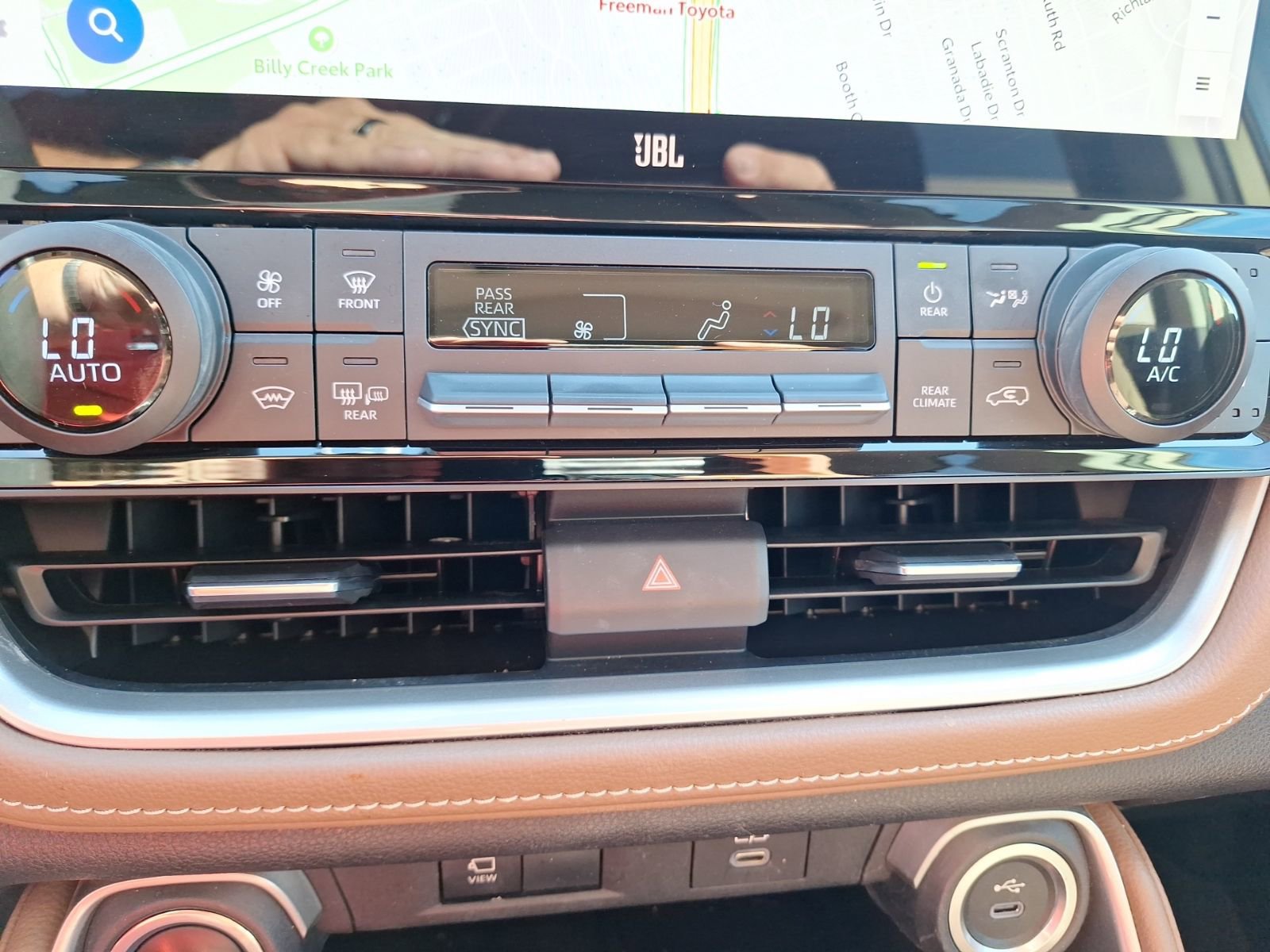 Used 2024 Toyota Grand Highlander Platinum image 27