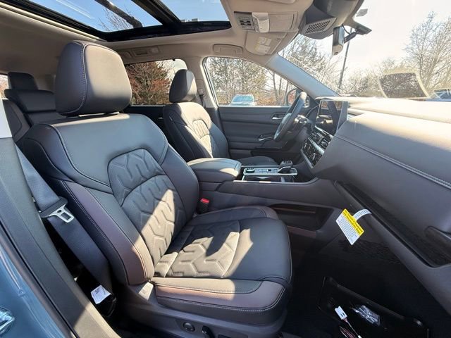 New 2026 Nissan Pathfinder Platinum w/ Cargo Package image 20