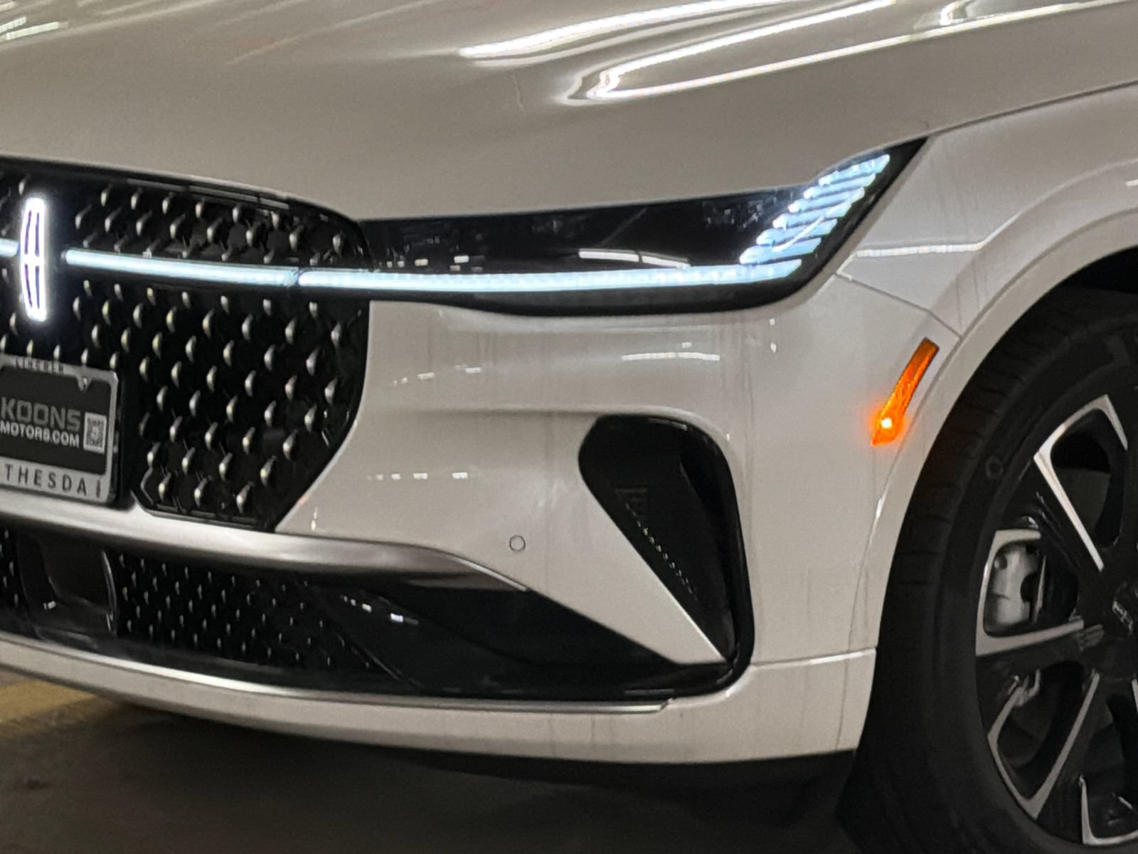 New 2026 Lincoln Nautilus Reserve AWD/4WD image 2