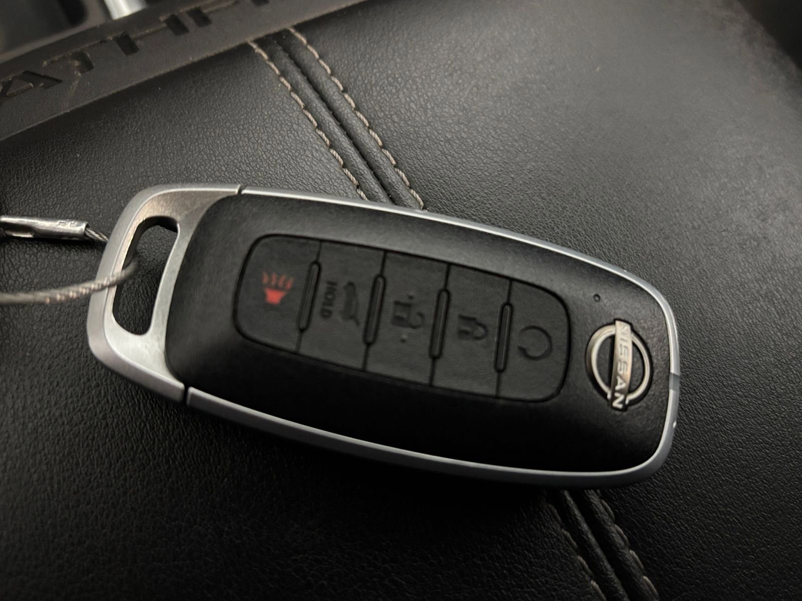 Used 2025 Nissan Pathfinder SV image 27
