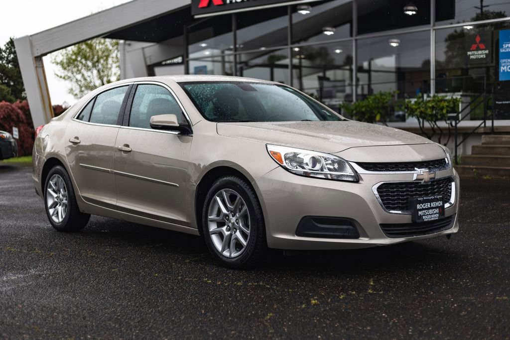 Used 2015 Chevrolet Malibu LT w/ Power Convenience Package FWD image 6