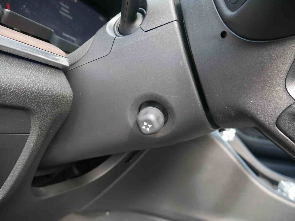 New 2025 Jeep Grand Cherokee Summit w/ Adv Protech Group IV image 28