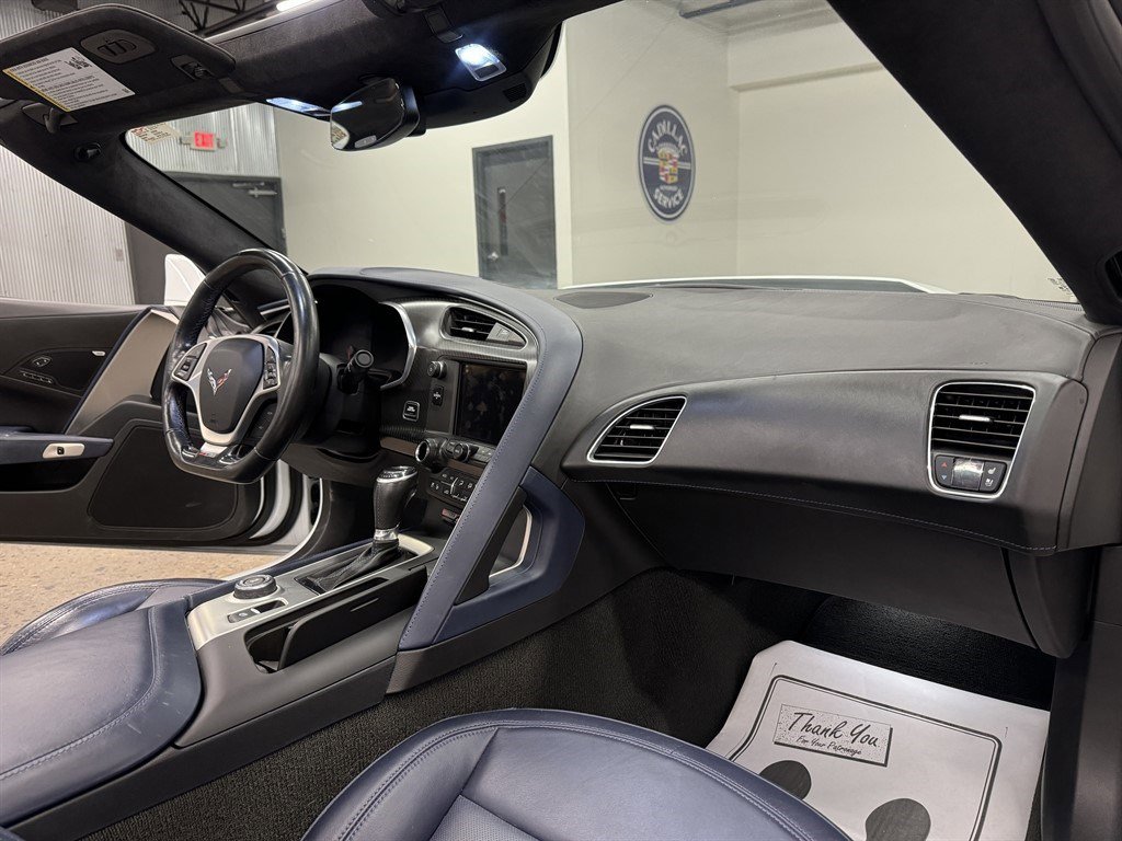 Used 2015 Chevrolet Corvette Z06 w/ 3LZ Preferred Equipment Group RWD image 33