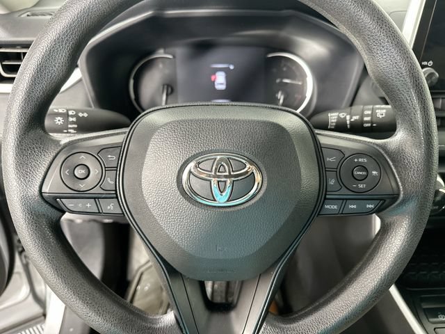 Used 2025 Toyota RAV4 XLE AWD/4WD image 18