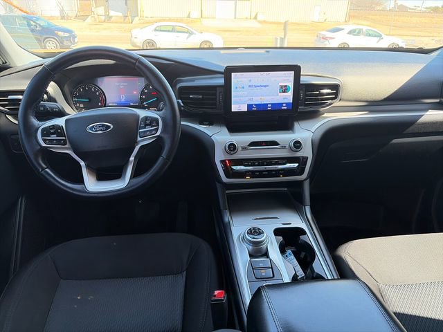 Used 2022 Ford Explorer XLT image 30