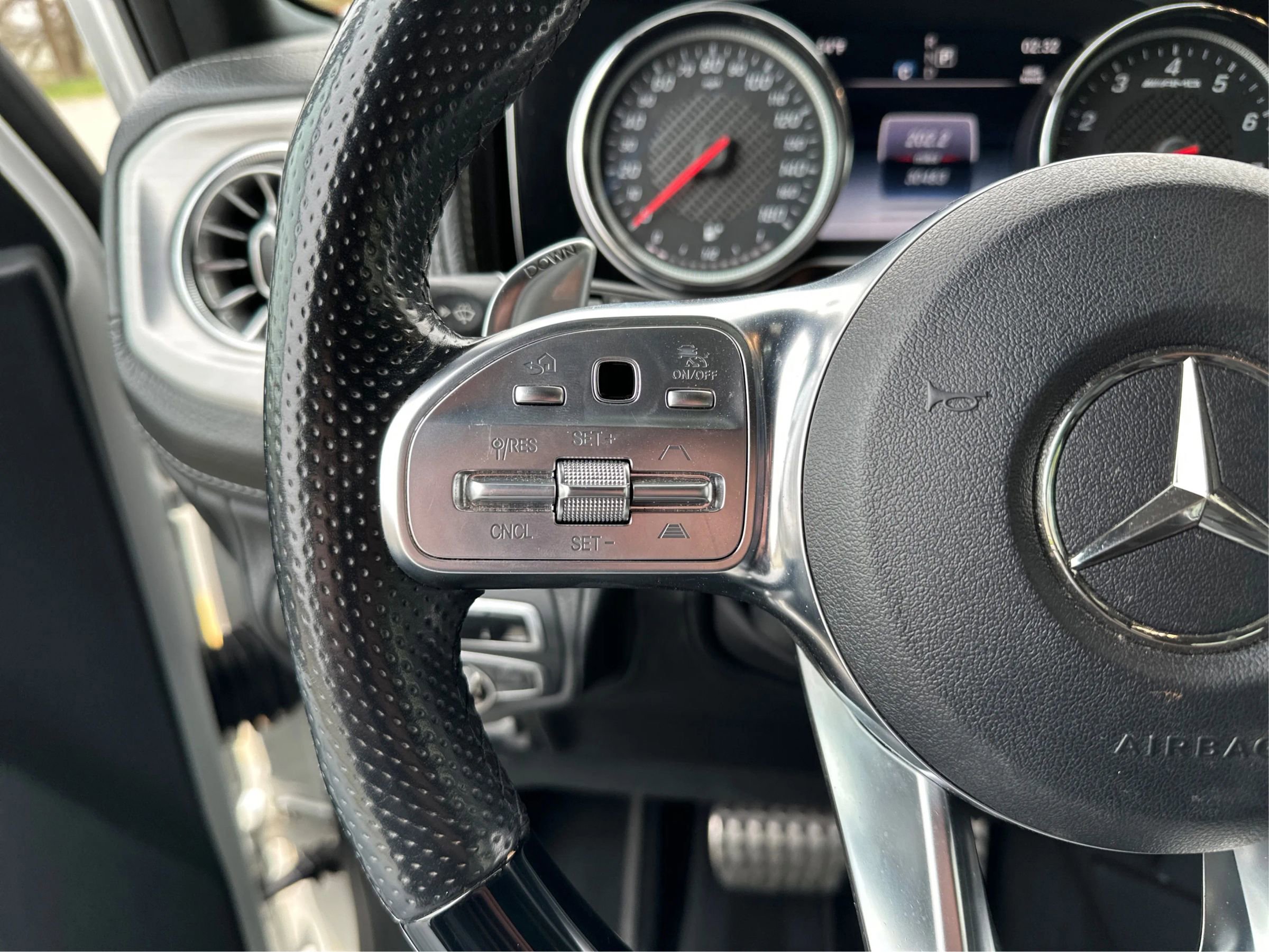 Used 2019 Mercedes-Benz G 63 AMG 4MATIC w/ Parking Package image 32