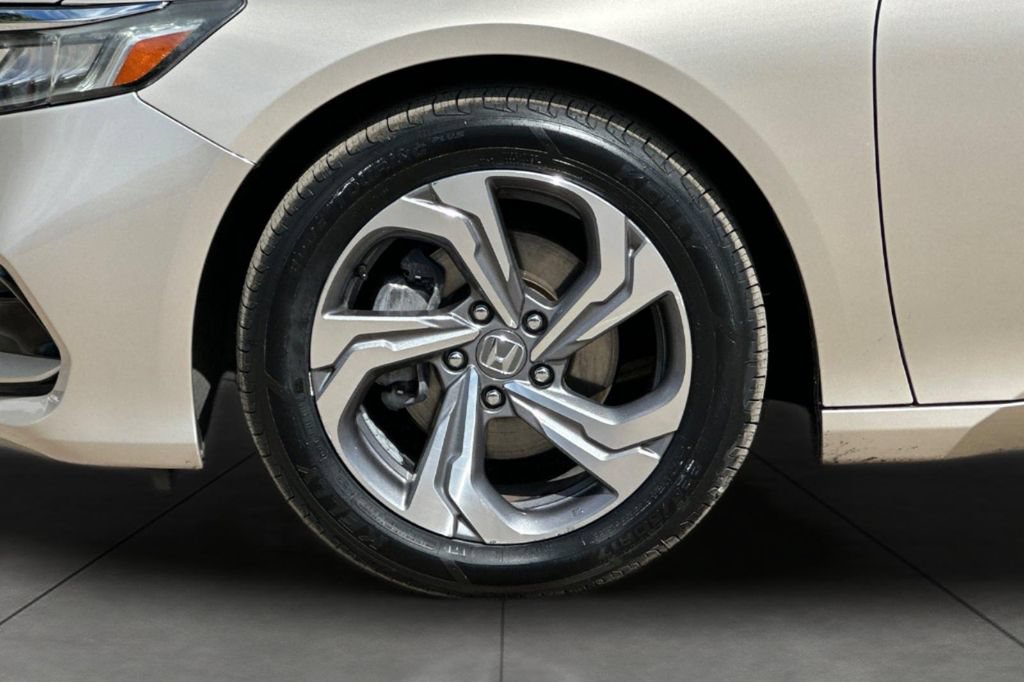 Used 2018 Honda Accord EX image 27