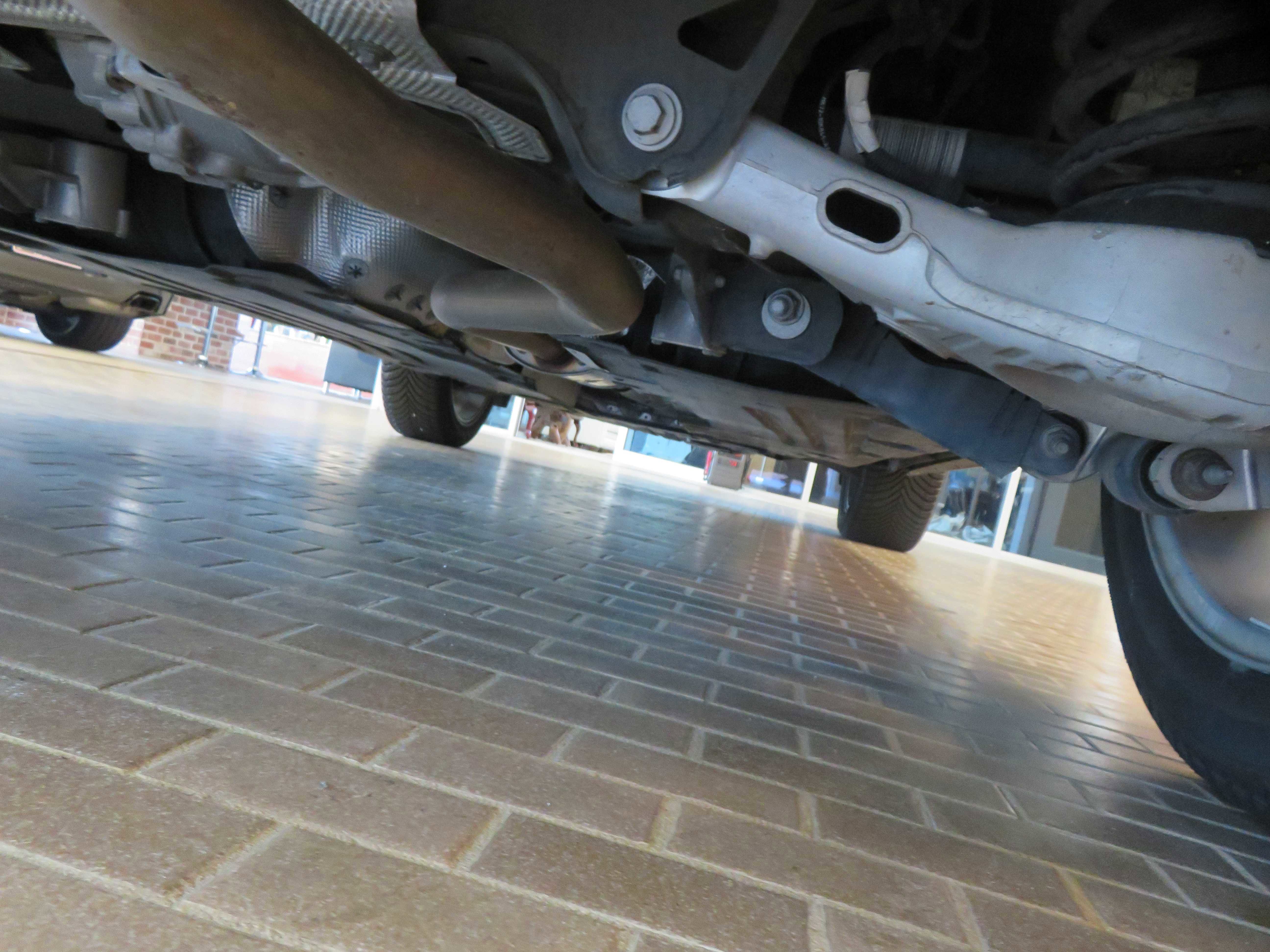 Used 2020 Land Rover Range Rover Evoque SE image 65