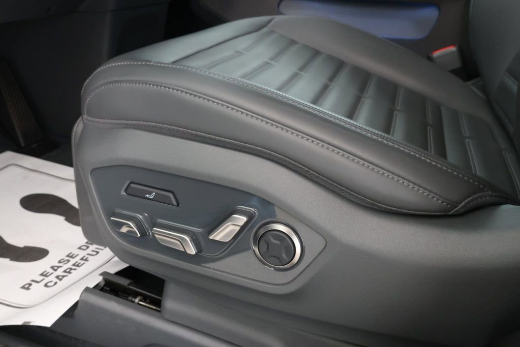 Used 2024 Kia EV9 Land image 12