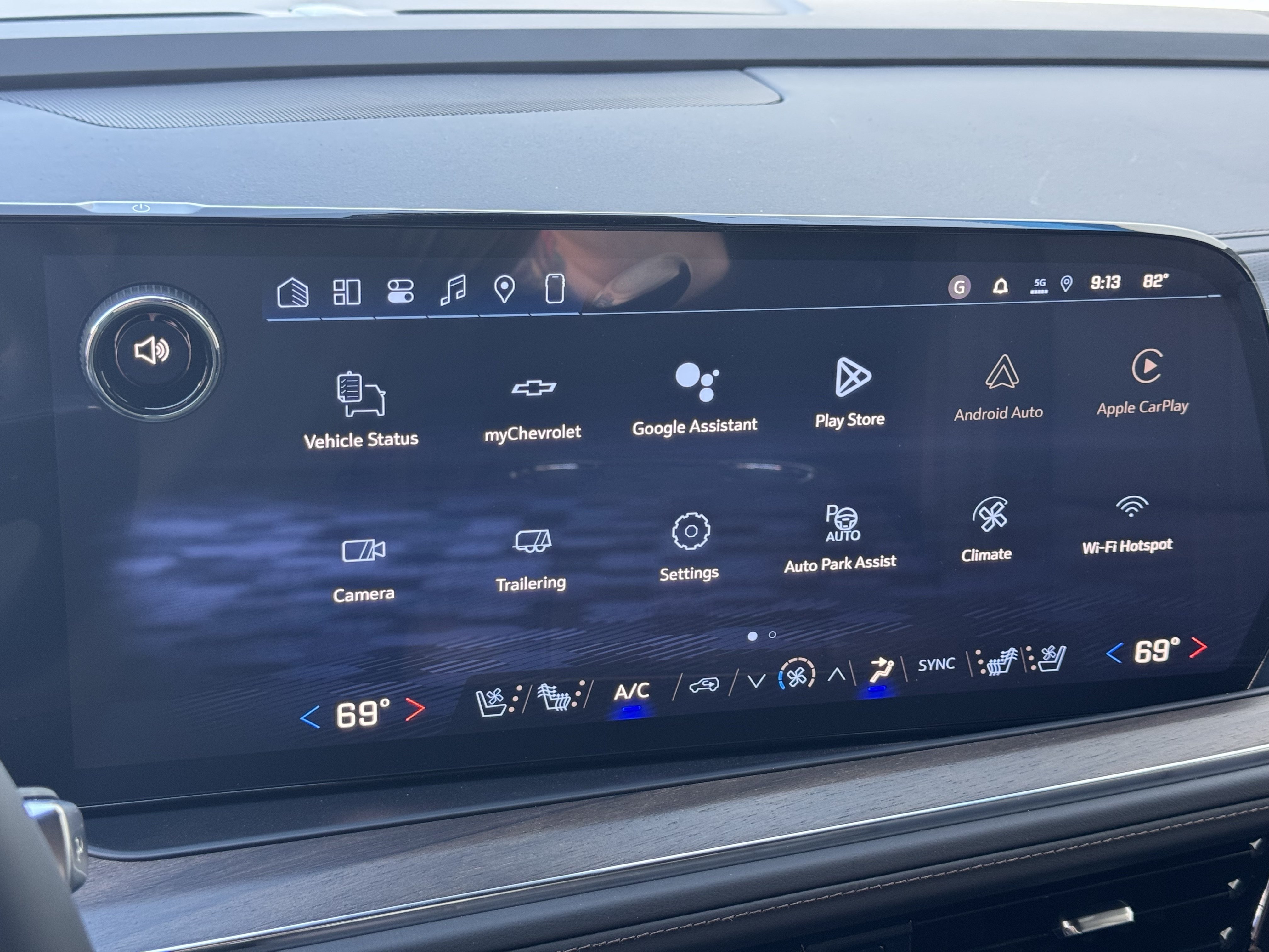 New 2026 Chevrolet Suburban High Country AWD/4WD image 20