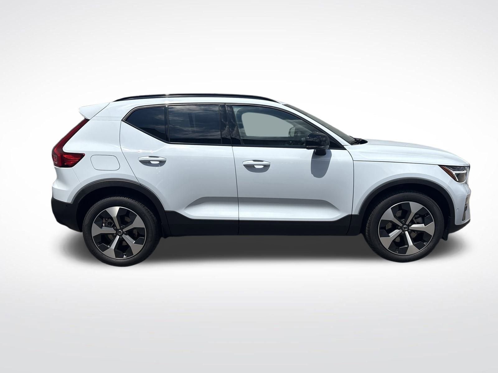 New 2026 Volvo XC40 B5 Plus w/ Protection Package Premier image 6