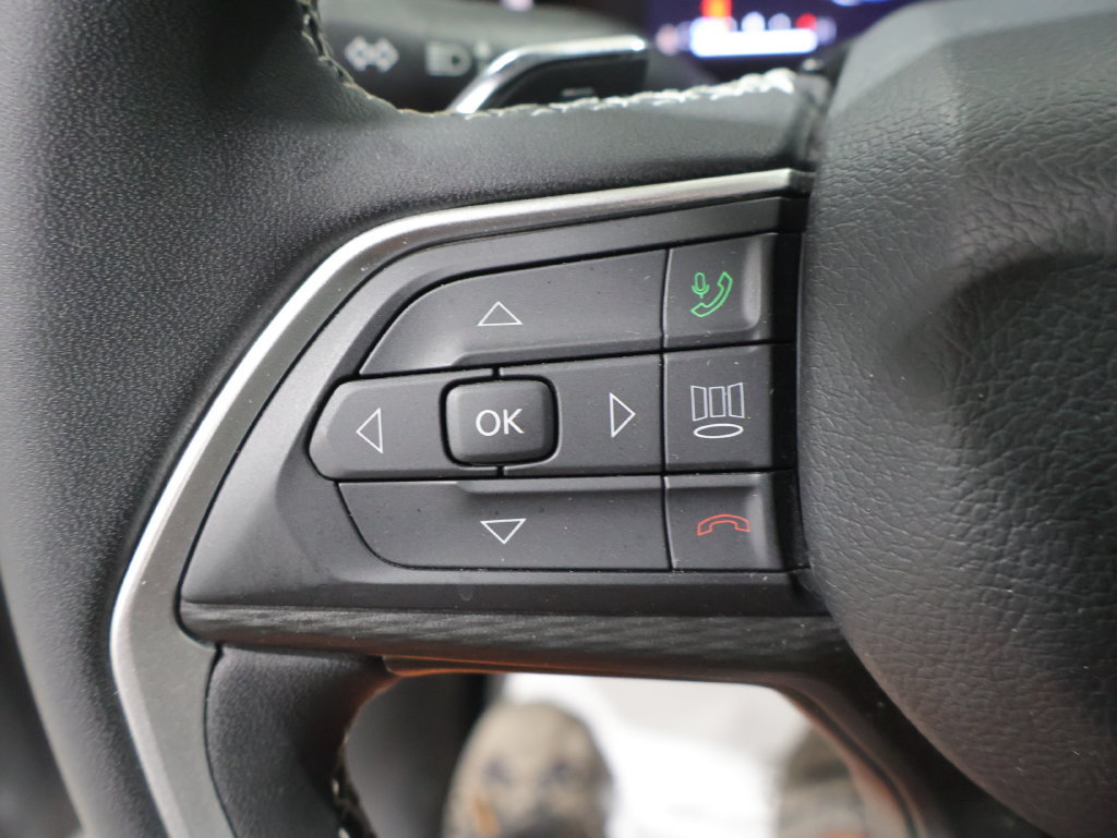 Certified 2023 Jeep Grand Cherokee Laredo AWD/4WD image 32