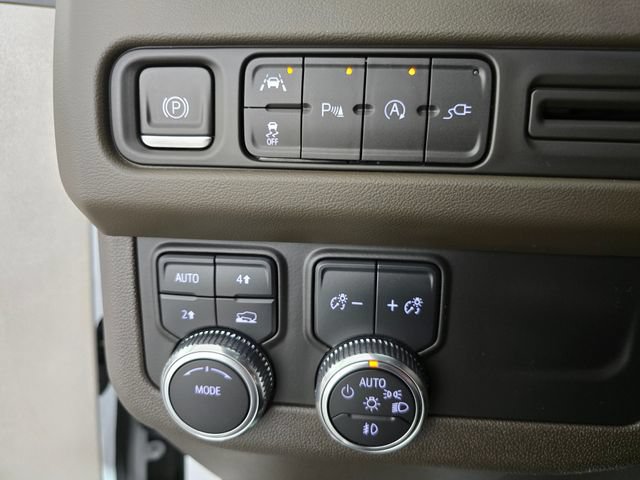 Used 2022 GMC Yukon XL SLE w/ Gmc Pro Safety Plus Package AWD/4WD image 28