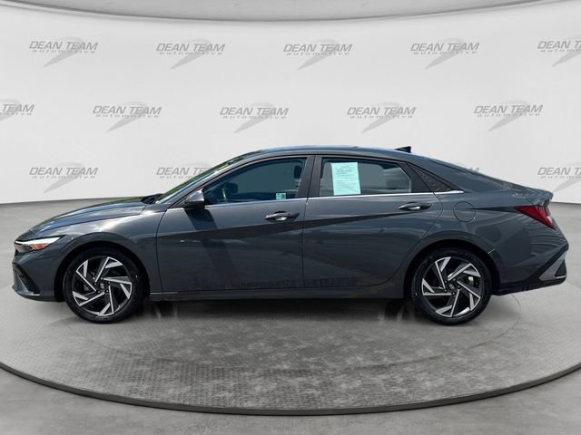 Used 2024 Hyundai Elantra SEL w/ Convenience Package FWD image 4