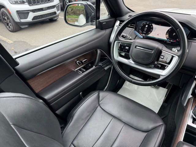 Used 2023 Land Rover Range Rover SE image 36