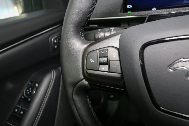 Used 2025 Ford Mustang Mach-E Premium AWD/4WD image 28