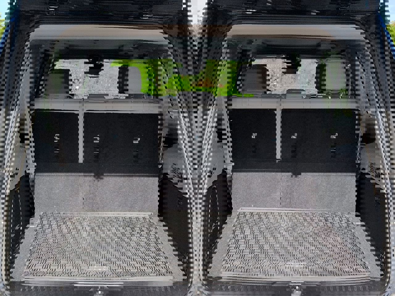 Certified 2024 Jeep Wagoneer L 4WD w/ Premium Group I image 12