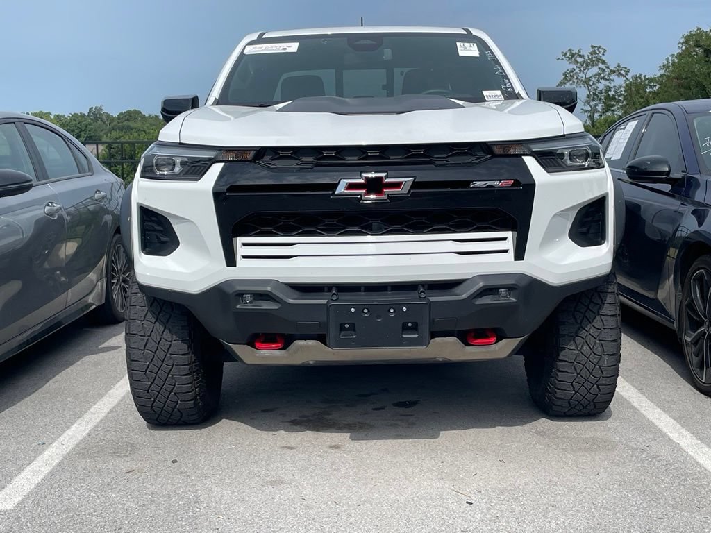 Used 2023 Chevrolet Colorado ZR2 w/ ZR2 Convenience Package III AWD/4WD image 2
