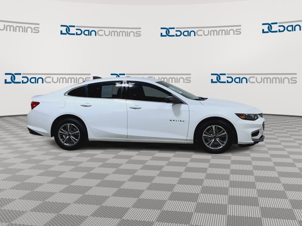 Used 2018 Chevrolet Malibu LS image 2