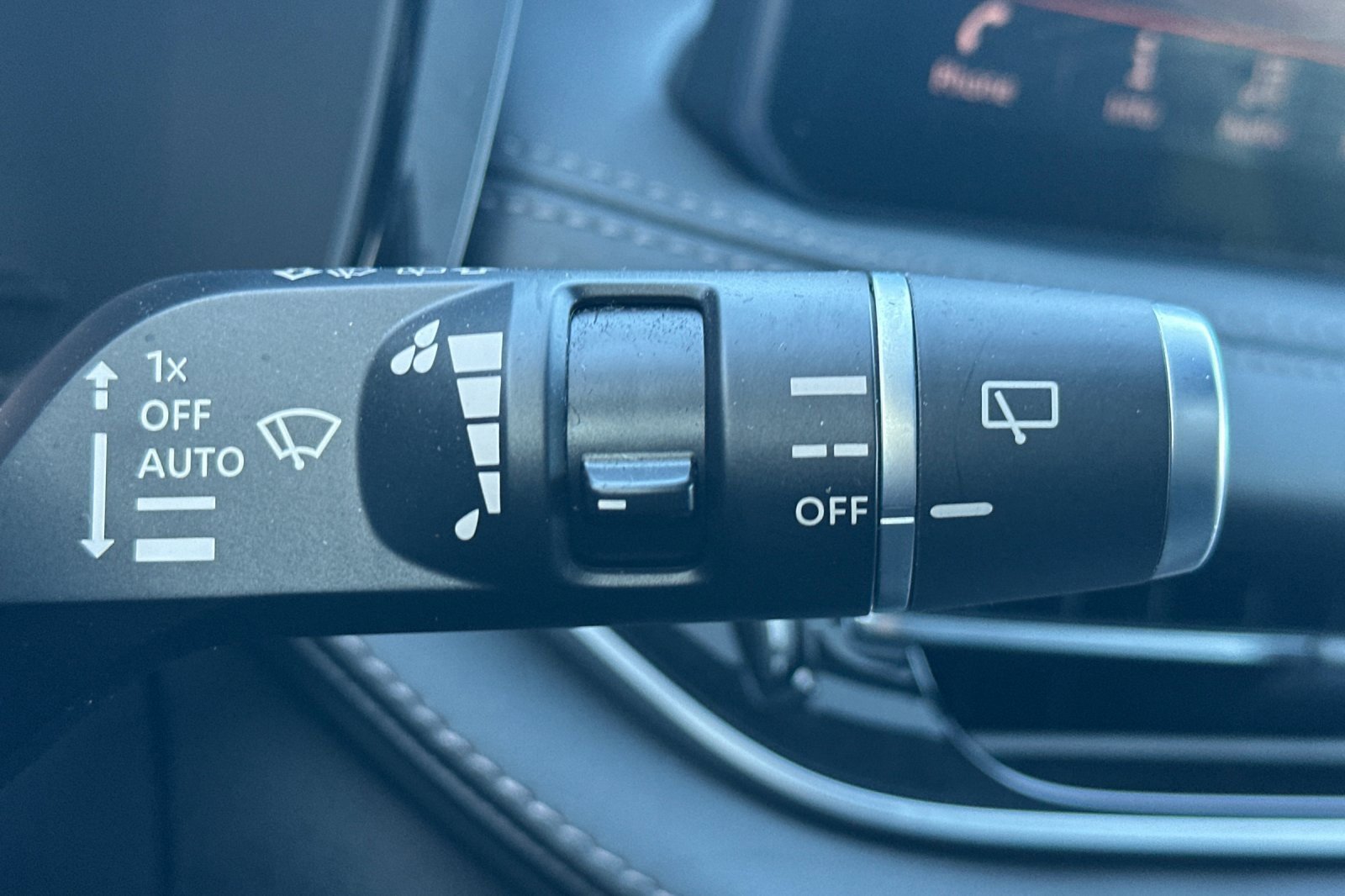 Certified 2025 INFINITI QX60 Luxe w/ Black Edition image 42