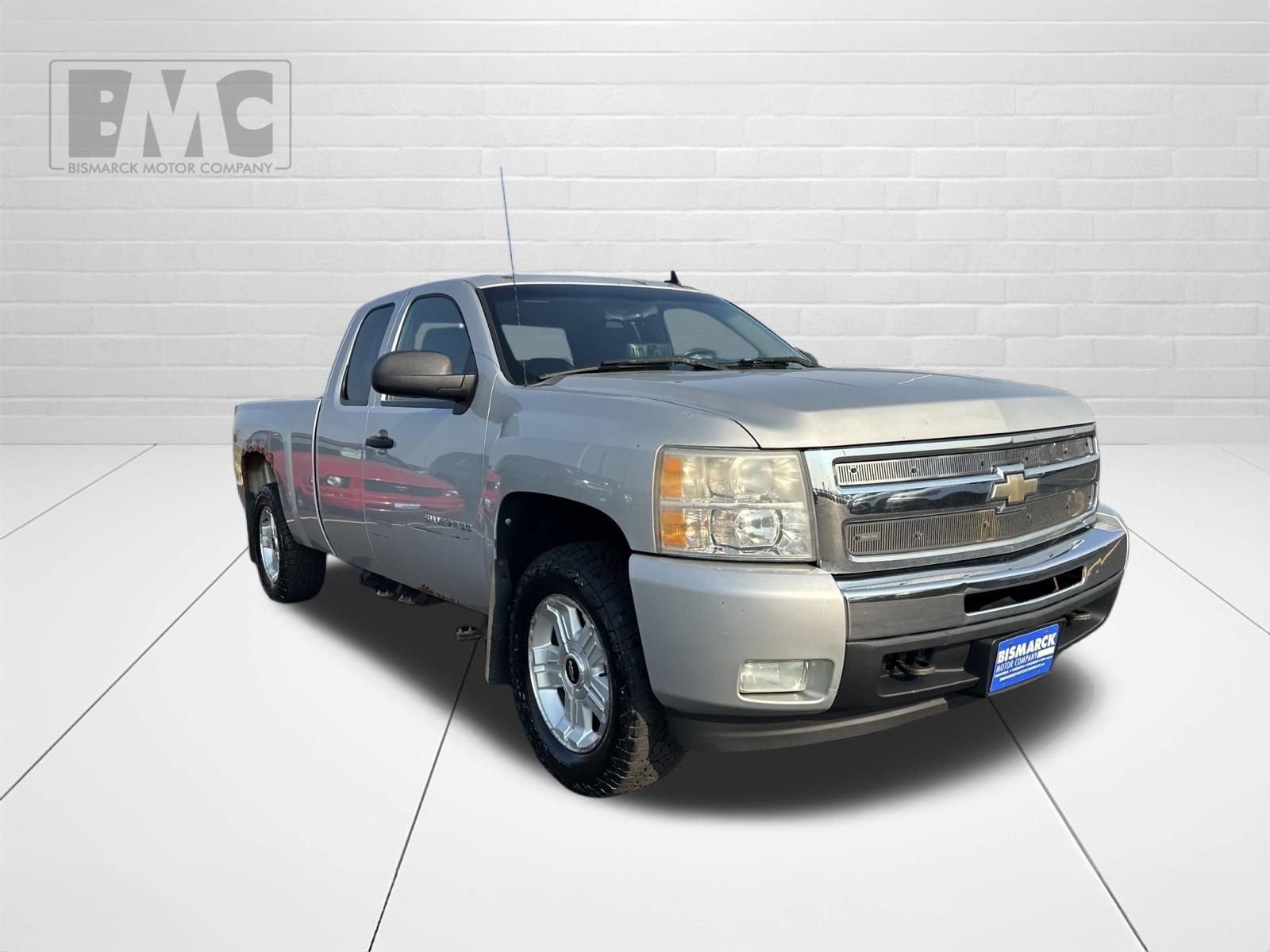 Used 2010 Chevrolet Silverado 1500 LT w/ Power Pack Plus AWD/4WD image 2