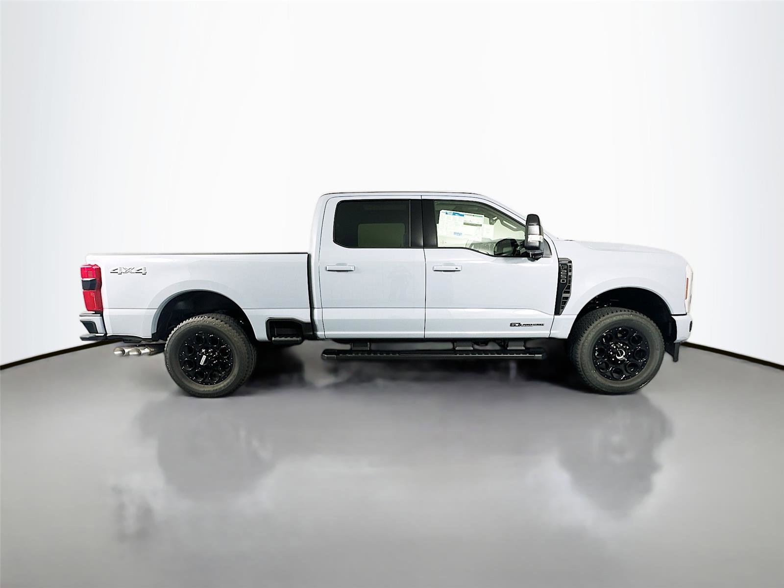 New 2026 Ford F250 Lariat w/ Black Appearance Package image 8
