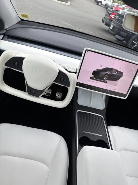 Used 2024 Tesla Model Y 2WD image 25