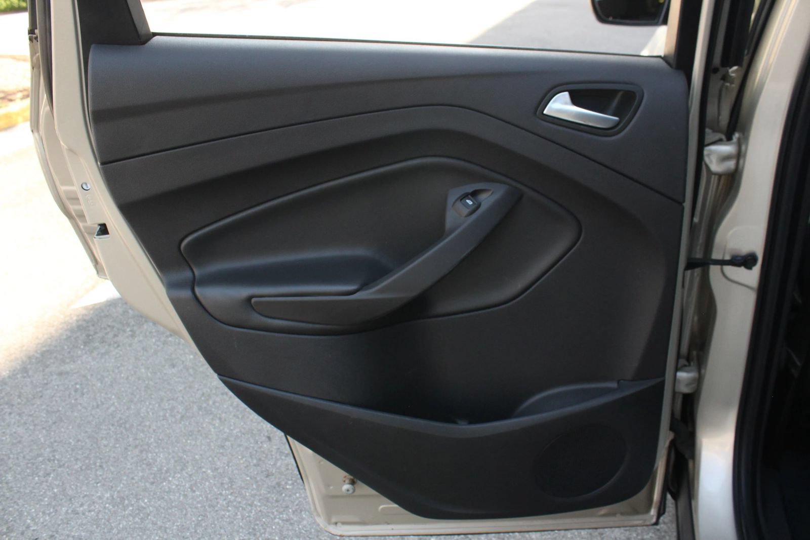 Used 2017 Ford Escape SE w/ SE Cold Weather Package FWD image 21