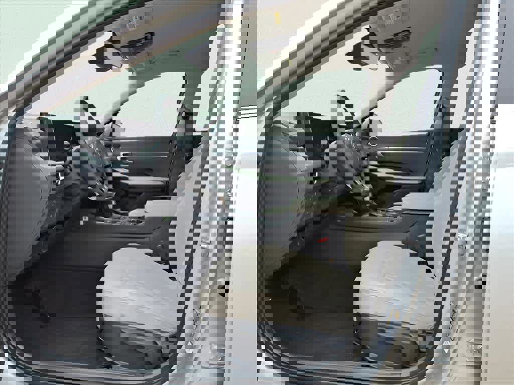 Used 2025 Hyundai Sonata SE image 10