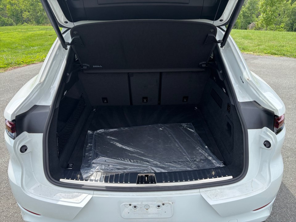 Certified 2025 Porsche Cayenne Coupe AWD/4WD image 17