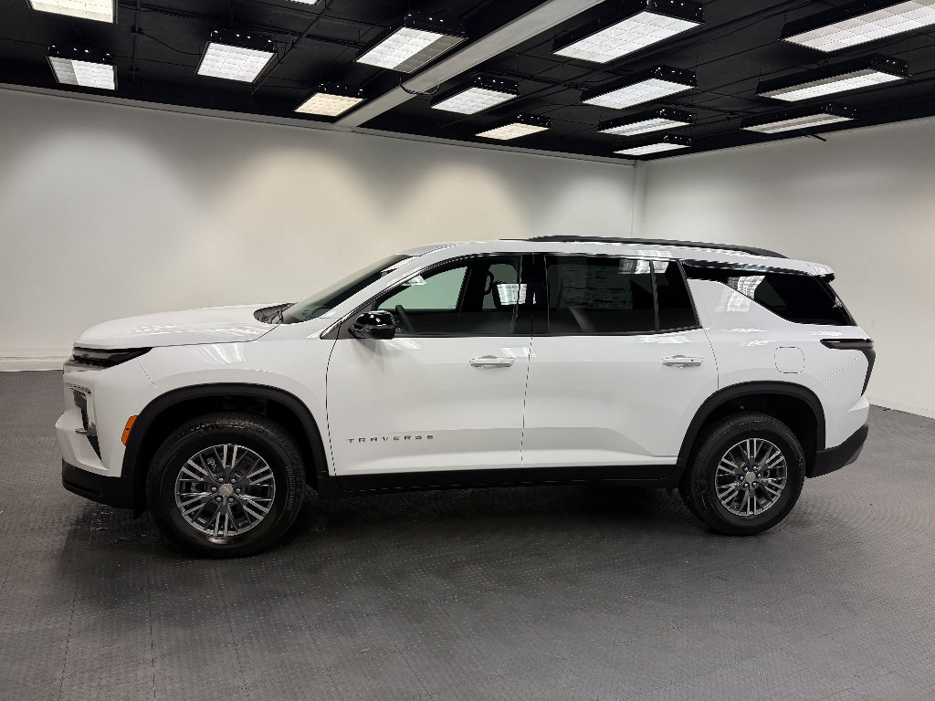 New 2026 Chevrolet Traverse LT w/ LPO, Floor Liner Package FWD image 2