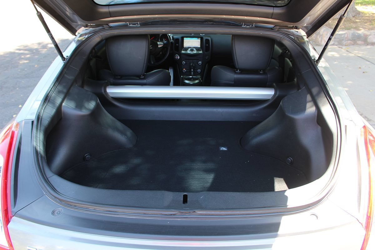 Used 2010 Nissan 370Z Touring w/ Sport Pkg RWD image 12