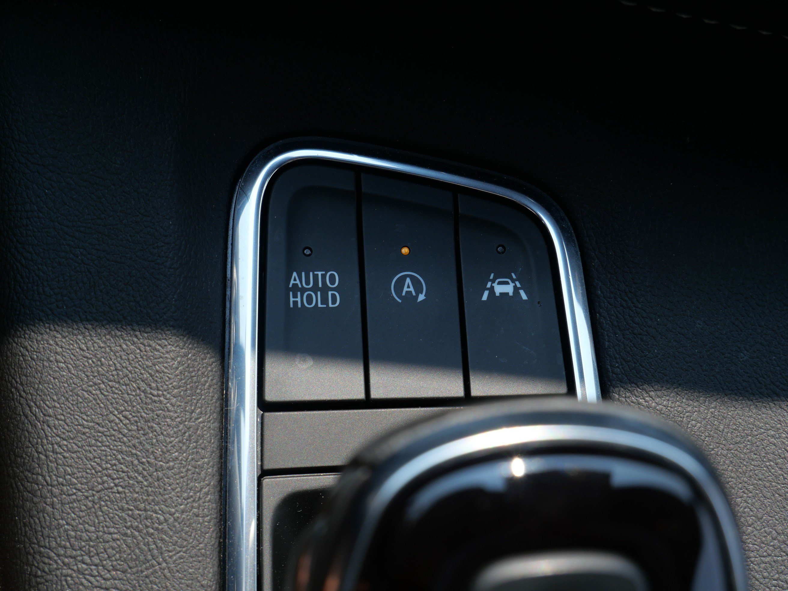 Used 2024 Cadillac Escalade Premium Luxury AWD/4WD image 33