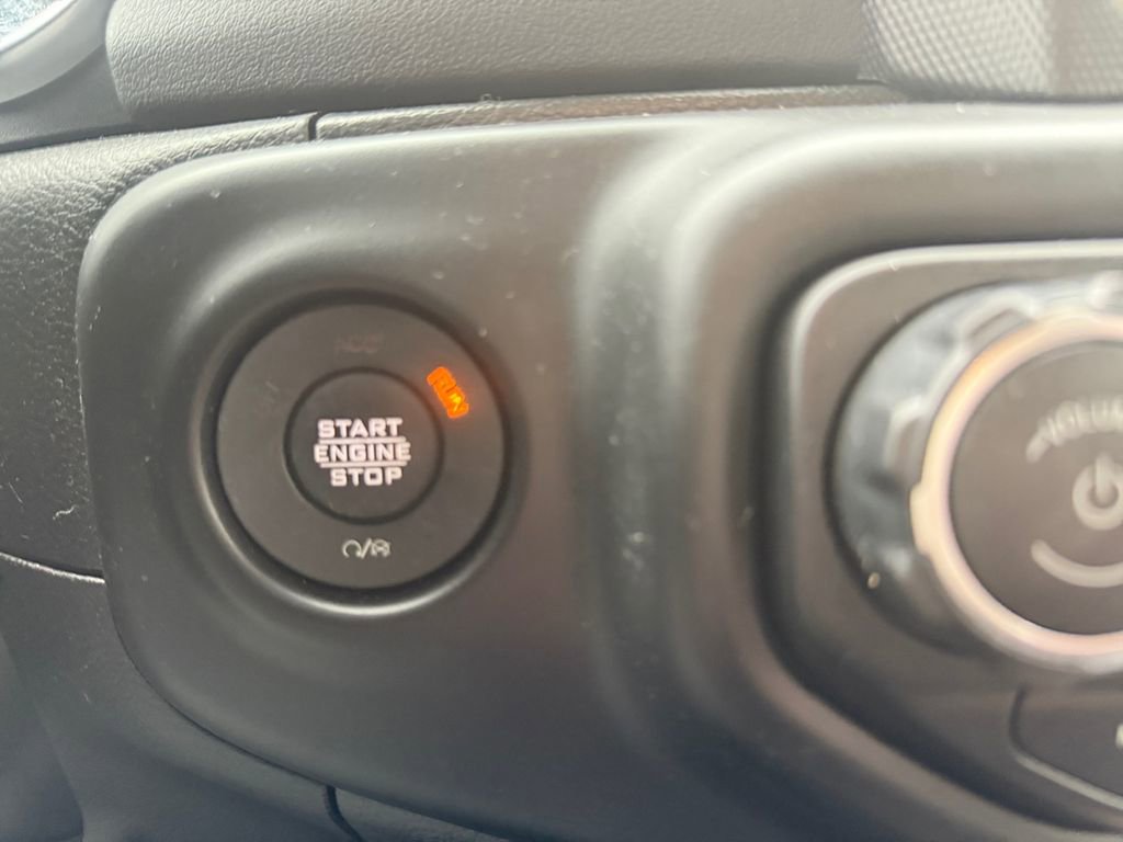 Certified 2022 Jeep Wrangler Unlimited Sahara w/ Cold Weather Group image 17