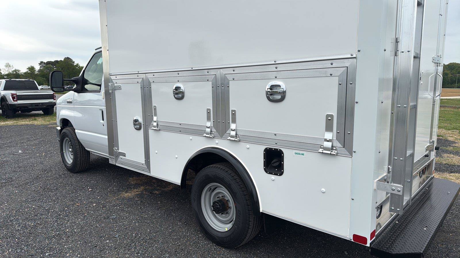 New 2027 Ford E-350 and Econoline 350 Super Duty w/ Power Equipment Group RWD image 32