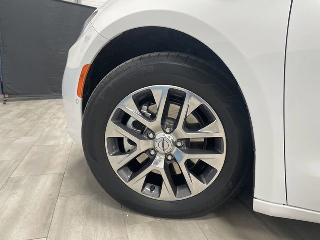 Used 2024 Chrysler Pacifica Pinnacle image 43