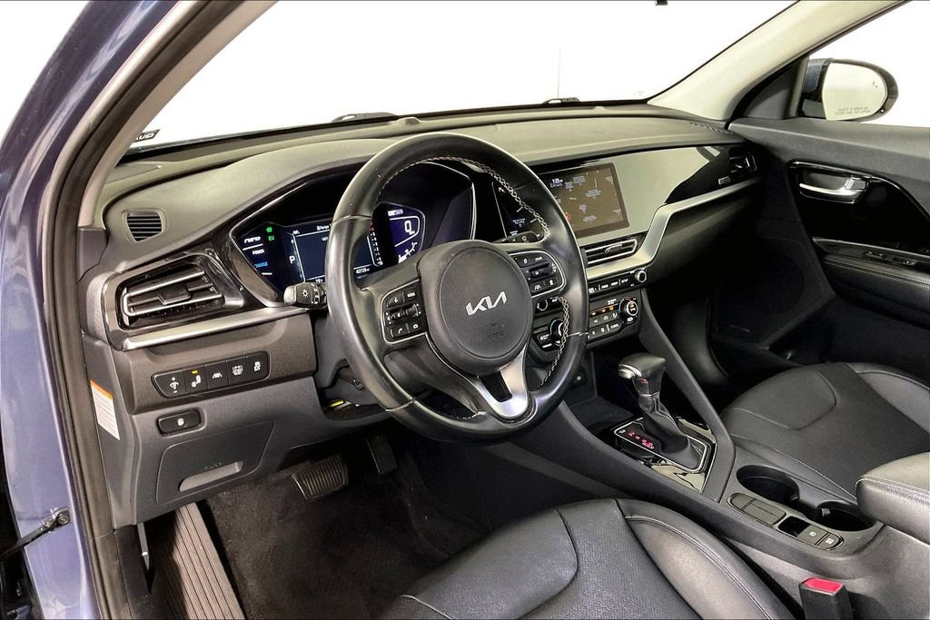 Used 2022 Kia Niro Touring Special Edition FWD image 14