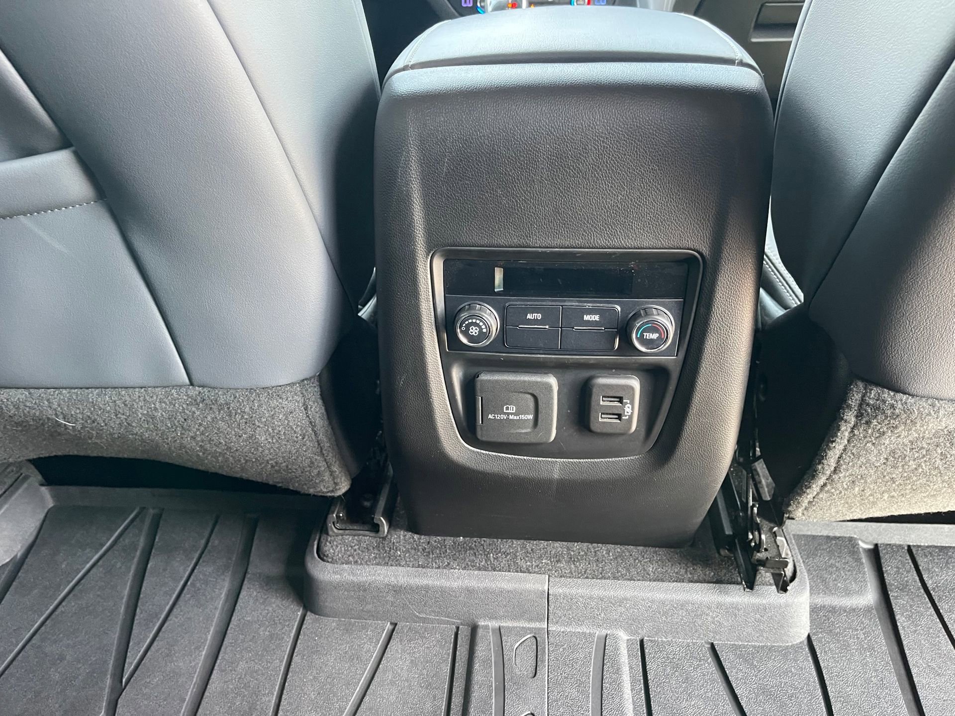 Used 2020 Buick Enclave Essence w/ Sound and Sites Package image 23