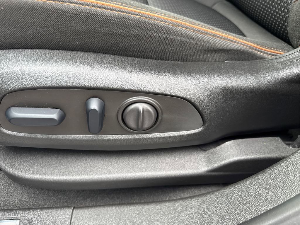 Used 2023 GMC Acadia AT4 image 24