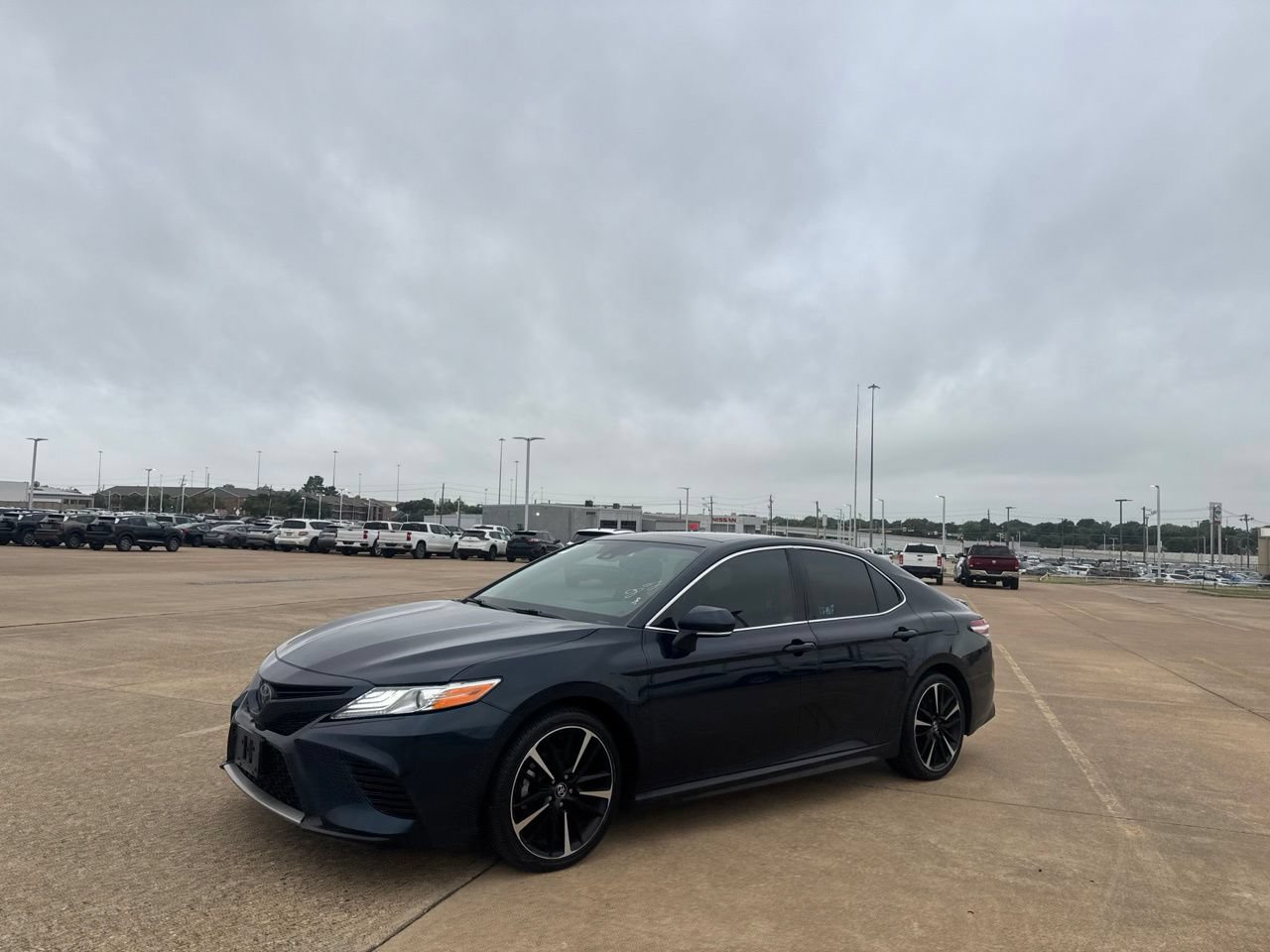 Used 2020 Toyota Camry XSE FWD image 10