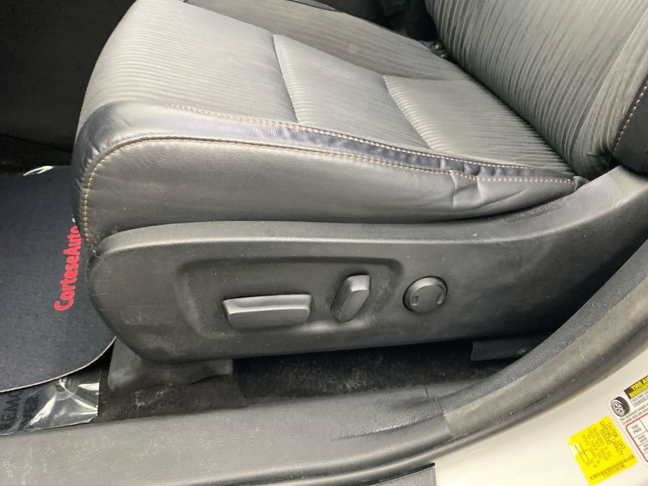 Used 2018 Toyota Highlander Plus AWD/4WD image 13