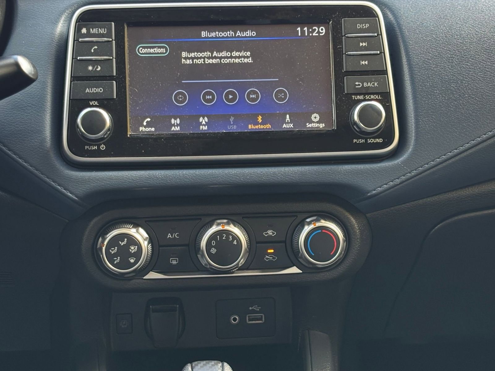 Used 2025 Nissan Versa SV FWD image 17