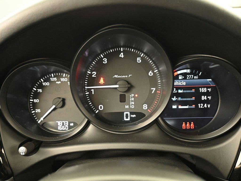 Certified 2024 Porsche Macan Turbo image 19