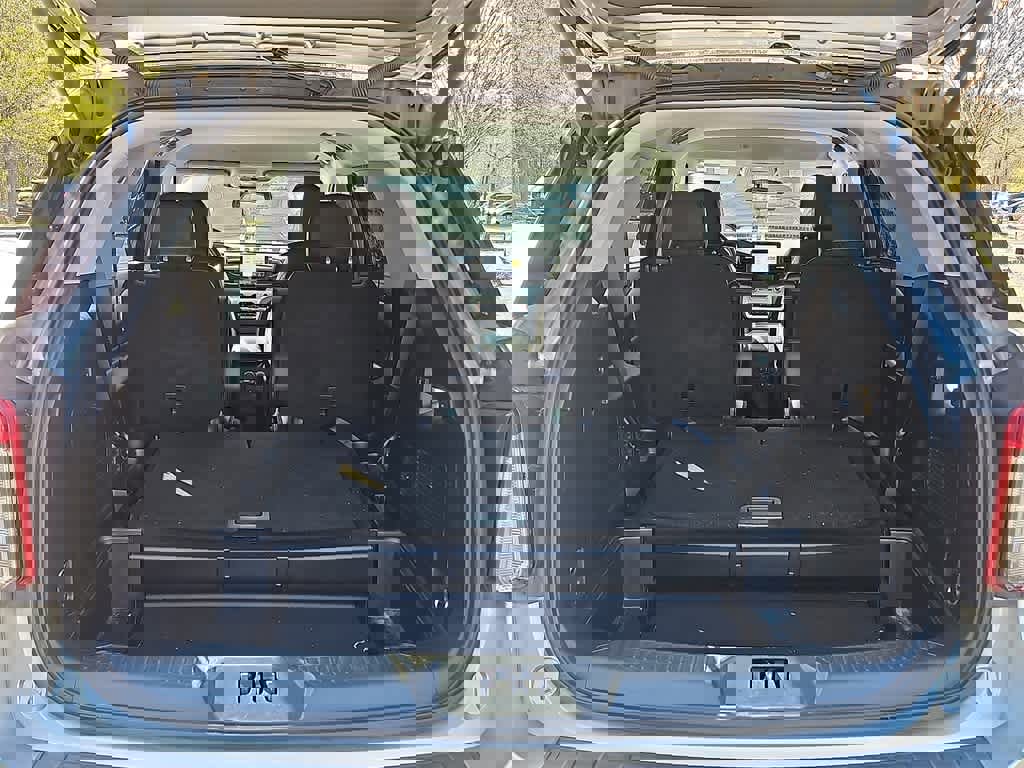 Used 2021 Ford Explorer XLT w/ Equipment Group 202A image 28