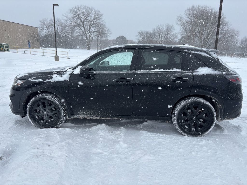 Used 2023 Honda HR-V Sport image 4